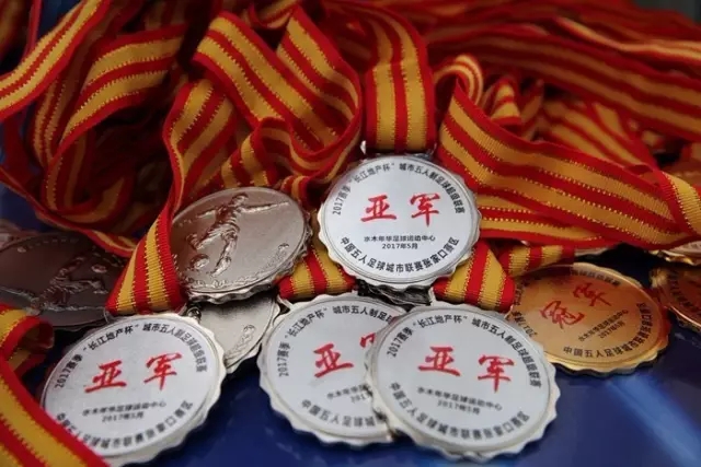 加油站的困境：传统油车正面临生存危机